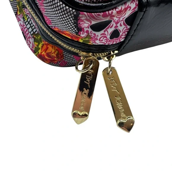 BETSEY JOHNSON Designer Pink Skull Rose Print Large Cosmetic Travel Vacation Bag - Picture 6 of 14
